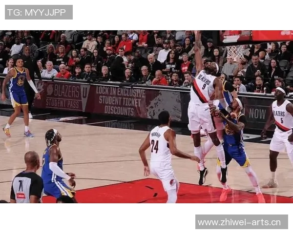 开拓者队在激烈对抗中击败勇士队,展现卓越实力 开拓者队在激烈对抗中击败勇士队,展现卓越实力